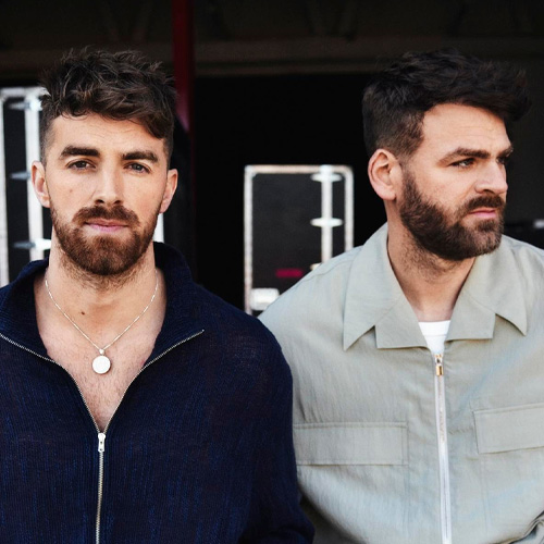 THE CHAINSMOKERS